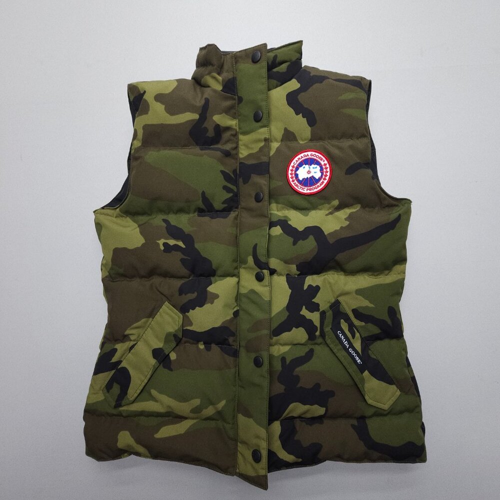 Canada Goose Freestyle Vest in Camo - Picture 2 of 14